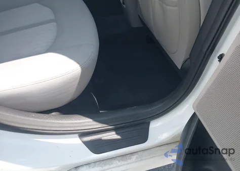 2019 Hyundai Sonata Plug-In Hybrid from USA, damaged, VIN KMHE14L26KA093848